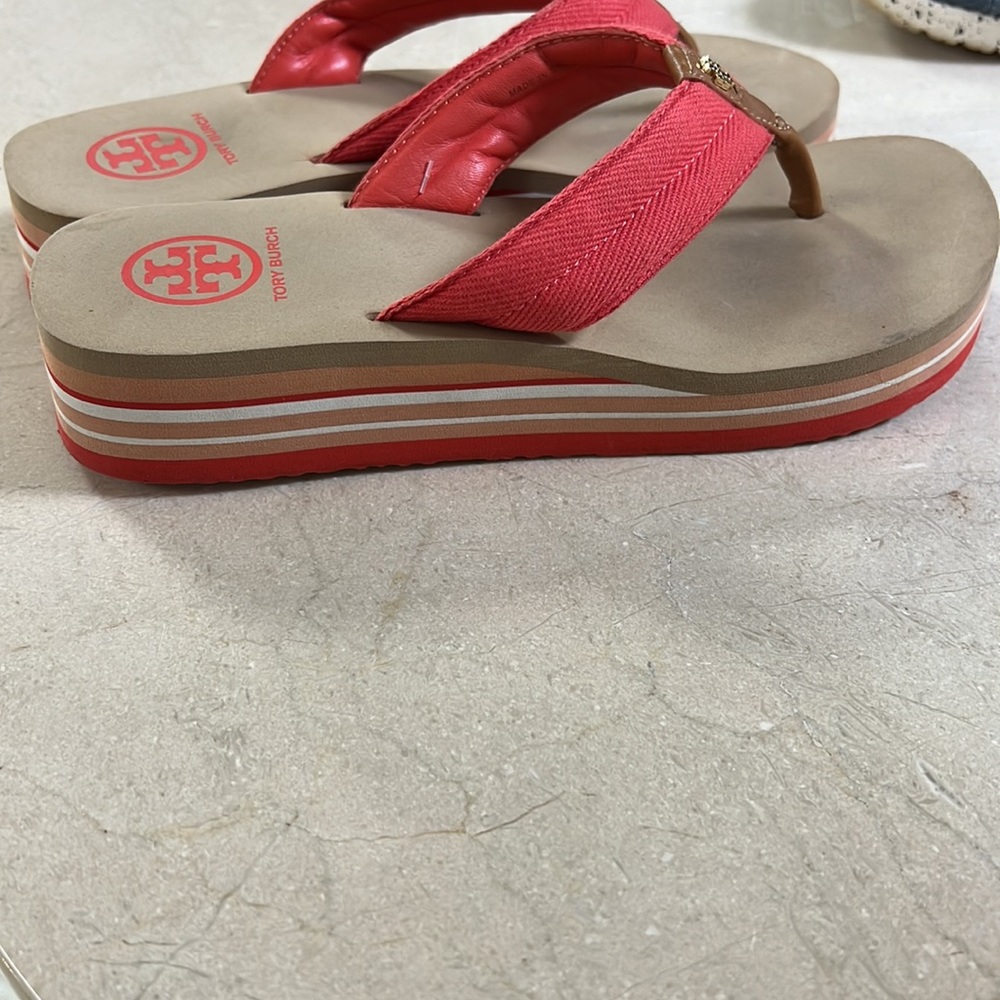 tory burch flip flops